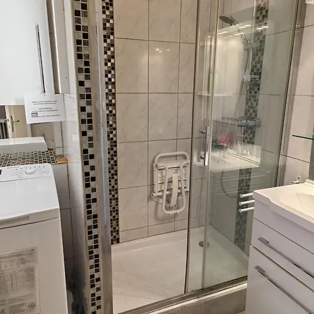 Apartment 2 Avec Balcon, Garage Et Parking - Proche Des Thermes