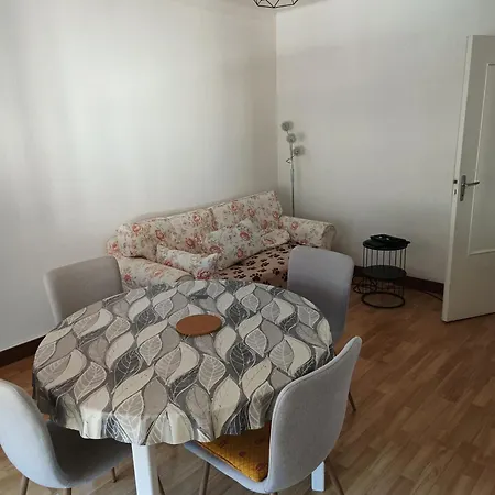 Apartment 2 Avec Balcon, Garage Et Parking - Proche Des Thermes